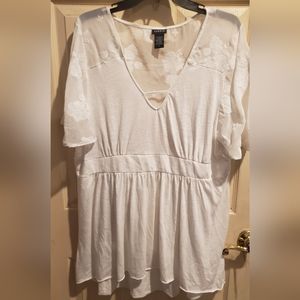 Torrid womens top size 2